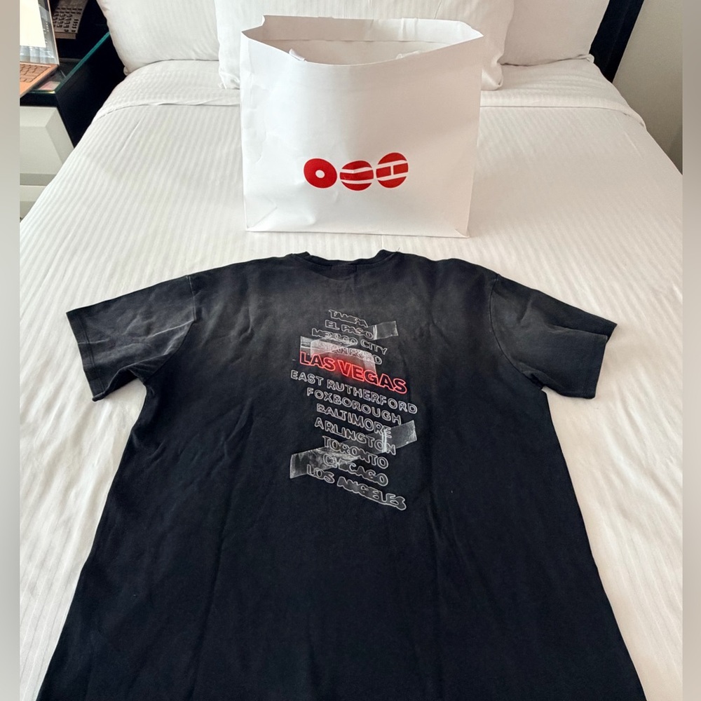 Official BTS Arirang Las Vegas Arirang S/S T-Shirt Black